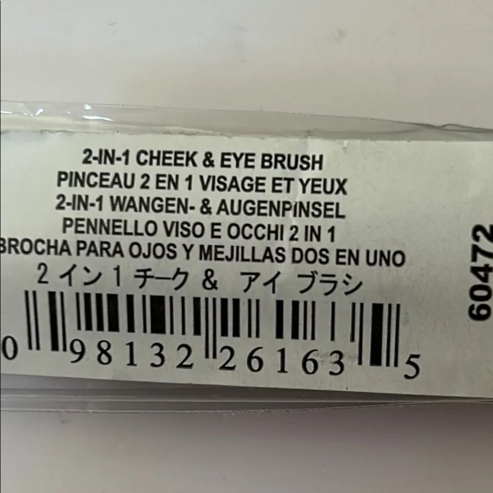 bareMinerals 2-in-1 Cheek & Eye Brush - sealed.